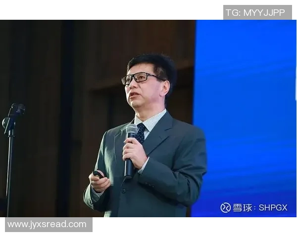 LNG在冠军杯中的表现分析与状态评估探讨 LNG在冠军杯中的表现分析与状态评估探讨