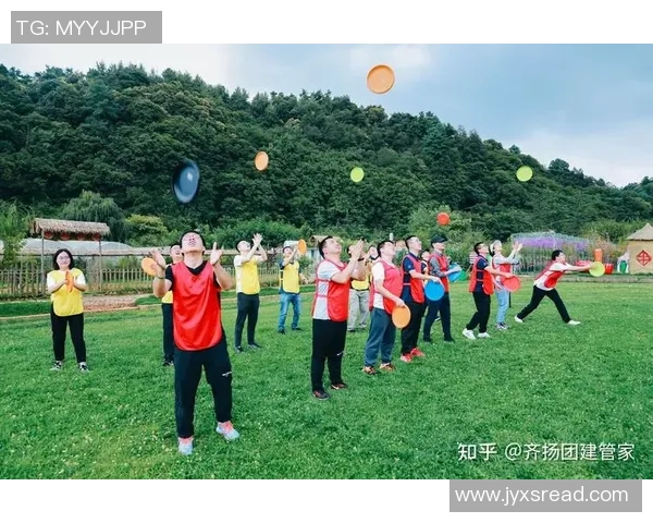 上海飞盘队在极限运动会上展现出惊人速度与团队默契的精彩表现 上海飞盘队在极限运动会上展现出惊人速度与团队默契的精彩表现